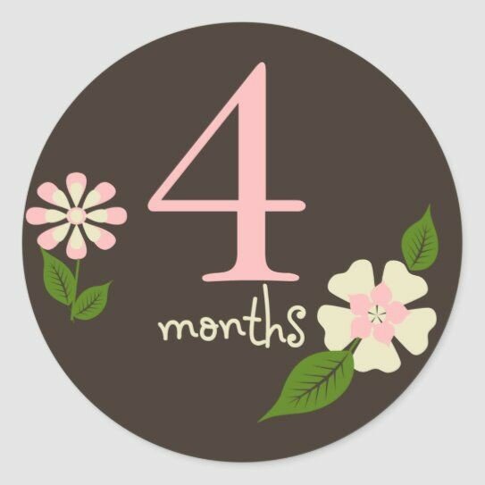 4 months ago. 3 months надпись. 4 month baby открытки. 1 месяц надпись. 4 months ago.