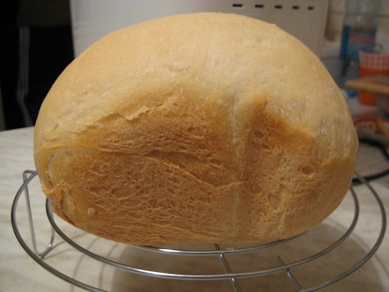 Почему у хлеба корочка. Хлебная корочка. Бледная корка хлеба. Бледная корка у хлеба дефект. Хлеб с трещинами на корке.